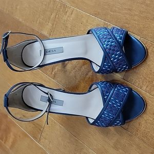 Desa navy blue braided sandals. Very good condition.